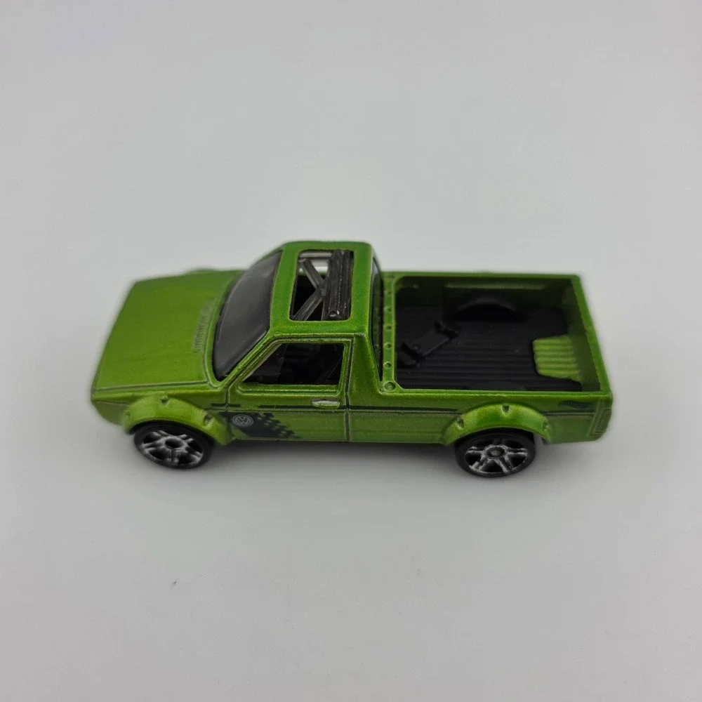 Hot Wheels Volkswagen Caddy CFV19 Green Diecast Toy‎ Truck Collectible 2014